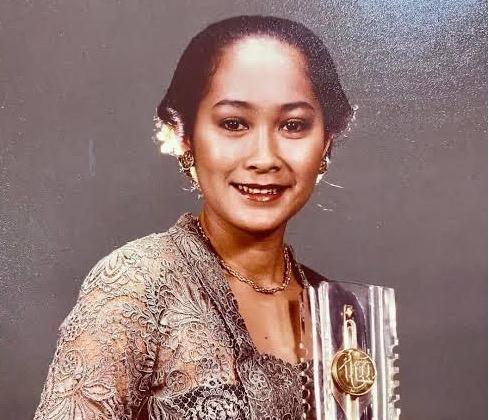 Yenny Rachman RI Yenny Rachman memerankan tokoh Kartini.