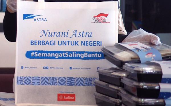 Astra International 4 Pengemasan paket makanan siap saji dari Astra untuk pengemudi ojek online di wilayah Jakarta yang dilakukan secara bertahap pada hari ini (18/8/2021). (Foto: dok Astra International)