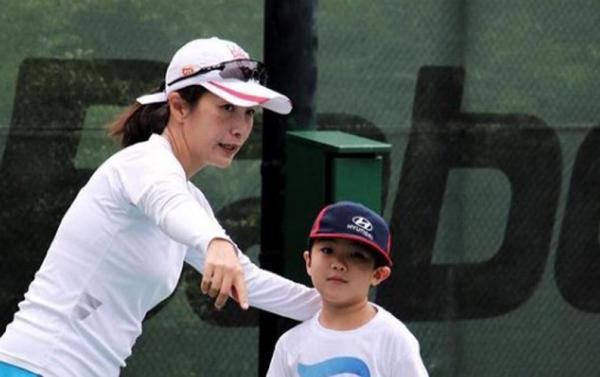 Wynne Prakusya 2 Pecinta tenis Tanah Air tak asing dengan sosok Wynne Prakusya. Begini kabar sang ratu tenis Indonesia saat ini. (Foto: Instagram/wynne.prakusya)