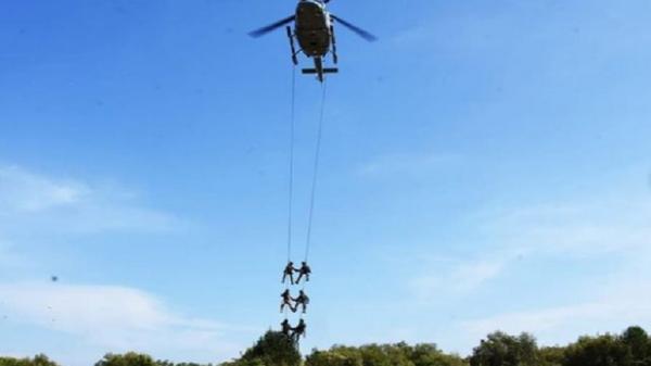 Tni Al Latihan 3 Ig Pasukan khusus TNI Angkatan Laut (AL) menggelar latihan di Situbondo, Jawa Timur, Jumat (20/8/2021). (Foto: Dok. TNI AL).