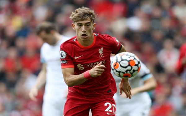 Bek kiri Liverpool, Konstantinos Tsimikas, berperan besar dalam gol timnya saat menjamu Burnley di Stadion Anfield, Minggu (22/8/2021). (Foto: REUTERS/Russell Cheyne)