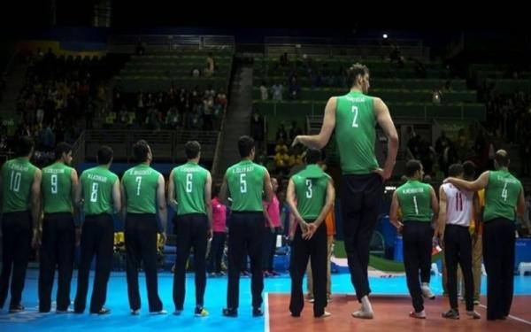 Pevoli duduk Morteza Mehrzad tampak menonjol sendiri dengan posturnya yang tinggi menjulang. (Foto: Rollingwithoutlimits.com)