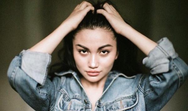 Ariel Tatum inews.id Ariel Tatum pernah mengalami masalah jerawat. (Foto: IG)