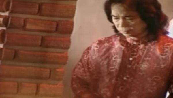 5 Lagu Hits Chrisye Dinyanyikan Ulang Musisi Top, dari Ariel Noah hingga Ari Lasso