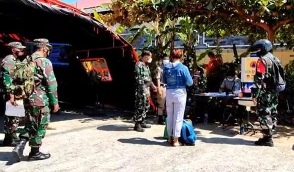 Isoter Buleleng Aktivitas isolasi terpadu (isoter) Covid-19 di Buleleng. (Foto: iNews/Pande Wismaya)