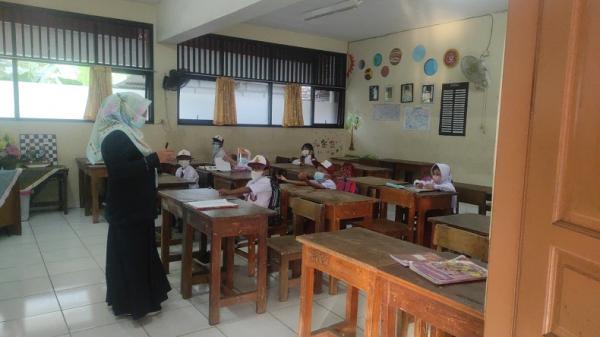 Pembelajaran tatap muka mulai digelar terbatas, Senin (30/8/2021) (Foto: Refi Sandi)