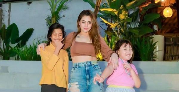 Celine Evangelista IG Artis Punya Anak Angkat. (Foto: Instagram)