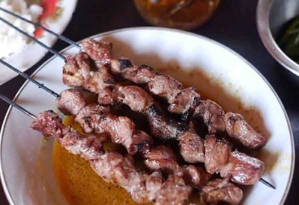 Sate Klatak merupakan salah satu wisata kuliner paling hits di Yogyakarta. (Foto: Instagram)