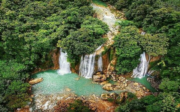 Curug Cikaso Curug Cikaso (Foto: Instagram/@curug_cikaso)
