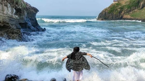 Pantai Menganti (Instagram/anting.andt/dolanjateng_id)