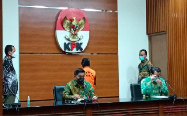 Direktur Penindakan KPK Karyoto menyampaikan penahanan tersangka swasta Perum Jasa Tirta (Foto: Ari Dwi Satrio)