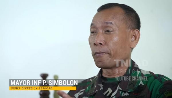 Mayor Simbolon Mayor Inf P Simbolon lulus Seskoad meski mengalami sakit stroke. (Foto akun Youtube TNI AD).