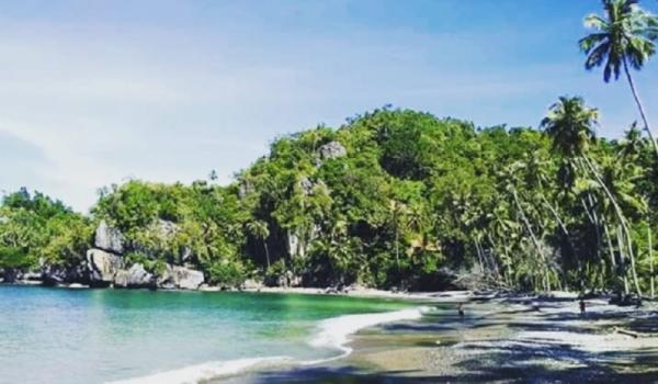 Pantai Batee Puteh Pantai Batee Puteh. (Foto: Instagram @WisataPantaiBateePuteh)