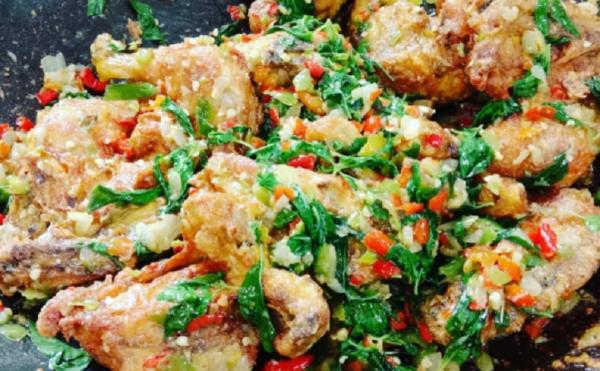 Rumah Makan Dian Endeus Menu spesial ayam rica kemangi di Rumah Makan Dian Endeus. (Foto: Instagram @dianrianti3)