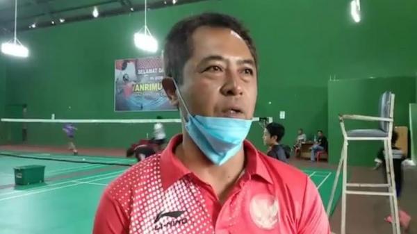 PEBULU TANGKIS KUNINGAN1 Aan Suparman, ayah Dheva Anrimusthi. (Foto: iNews/Miftahudin)