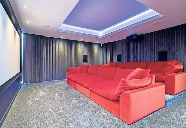 Bioskop pribadi di rumah mewah Cristiano Ronaldo (foto; Sportbible)