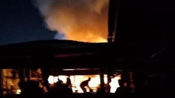 LAPAS TANGERANG TERBAKAR Kobaran api di Blok C Lapas Tangerang. (Foto: istimewa)