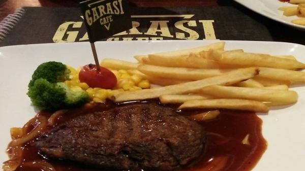 Salah satu menu di Garasi Cafe Cirebon (Foto: Instagram/joetykaliya1425)