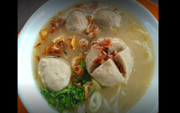 Pojok Lumpang Jeringo Tempat Makan di Gunungsari NTB, Pojok Lumpang Jeringo menyediakan menu bakso