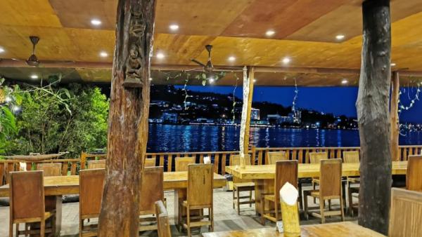 Tempat makan di Jayapura Papua, Rumah Laut Caf&eacute; & Restoran. (Foto: Istimewa).