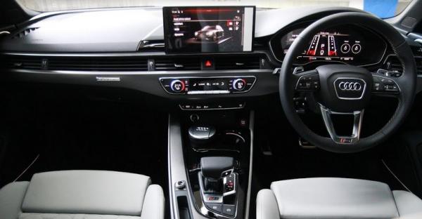 Audi RS4 Avant 2