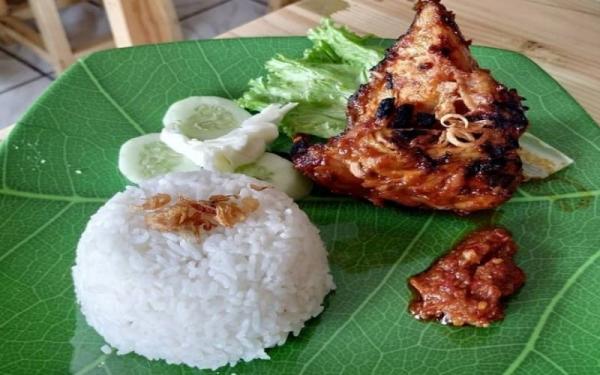 Ayam Bakar Ayam Bakar Sakinah siap memanjakan lidah siapapun yang melintasi Jalintim (Foto: Instagram/@makanbarengdugong)