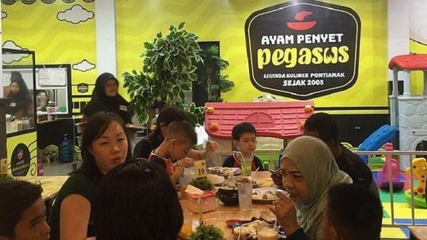 Ayam Penyet Pegassus Tempat makan di Pontianak Kalimantan Barat, Ayam Penyet Pegasus (Foto: Instagram ayampenyetpegasus)