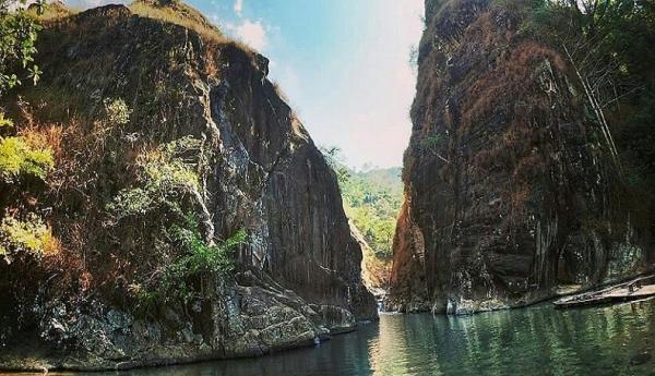 Wisata Leuwi Tonjong di Garut (Foto: Instagram)