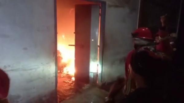 Ilustrasi Kebakaran Gudang penyimpanan obat di Pematangsiantar, Sumut terbakar (Dharma Setiawan/MNC Portal)