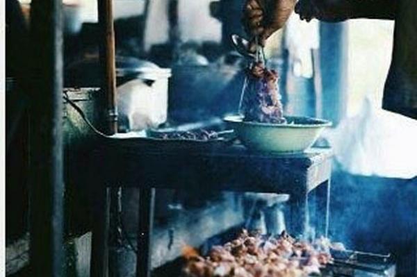 Sate Klatak Pak Pong Sate Klatak Pak Pong berada di Jejeran, Pleret Bantul. (Foto : Ig satepakpong)
