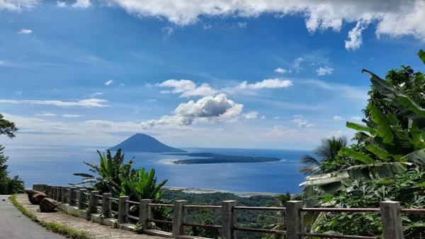 Taman Hutan Raya (Tahura) Gunung Tumpa Pemandangan indah dari Taman Hutan Raya (Tahura) Gunung Tumpa Hein Victor Worang (HV Worang). (Foto: MPI/Subhan Sabu)
