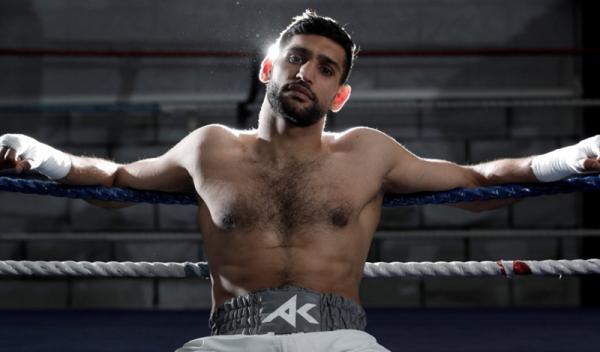 Amir Khan 1 Petinju Inggris, Amir Khan murka lantaran dipaksa turun dari pesawat di New York, Amerika Serikat. Dia menilai hal ini sangat tidak sopan dan menjijikan.(Foto: Telegraph)