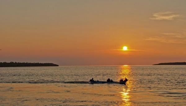 Pantai di Distrik Agats, Kabupaten Asmat, Papua. (Foto: asmatkab.go.id)