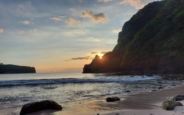 Pantai Lawar Tempat Menarik di Sumbawa NTB, Pantai Lawar (Foto: Instagram/ shiningshumi)