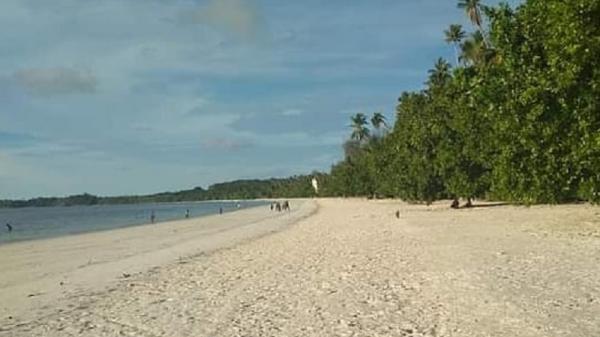 Pantai Ngurbloat Maluku Pantai Ngurbloat Maluku. (Foto: Istimewa).