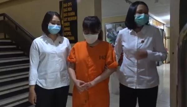 RR alias Kuda Poni dietapkan sebagai tersangka kasus pornografi. (Foto: iNews/Aris Wiyanto)