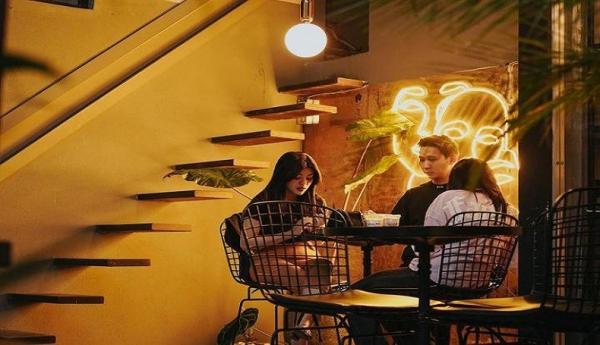 Jurnalrisa Coffee Jurnalrisa Coffee menjadi salah satu tempat nongkrong cukup favorit di Kota Bandung. (Foto: Instagram/@jurnalrisa.coffee)
