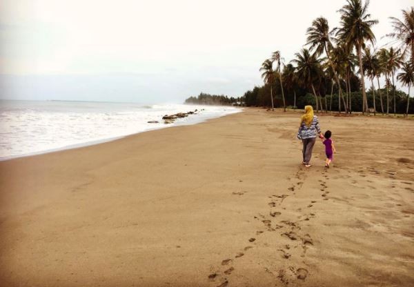 Pantai Batee Puteh di Aceh Barat. (Foto: Instagram)