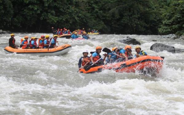Arung Jeram Sungai Manna di Kota Pagaralam. (Foto: Antara)