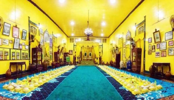 Keraton Kadariah Pontianak Singgasana Keraton Kadariah Pontianak. (Foto: Instagram @Keraton_ptk1771)