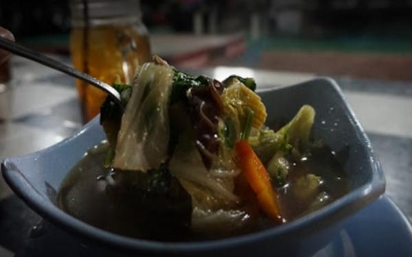 Menu Waroeng Kuliner Ijun Menu Waroeng Kuliner Ijun (Foto: Dok Achmad Kharis)