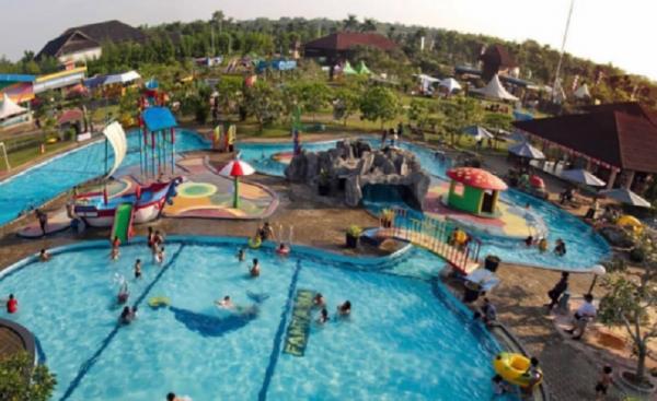 Taman Fantasia Kalbar. Taman Fantasia Kalbar. (Instagram @gardeniapontianak)