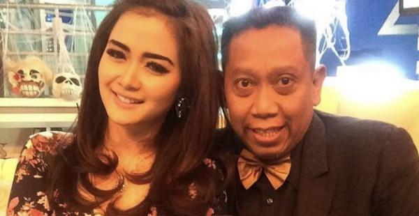Artis pernah dekat dengan Tukul Arwana, Vega Darwantin bersama. (Foto: IG)
