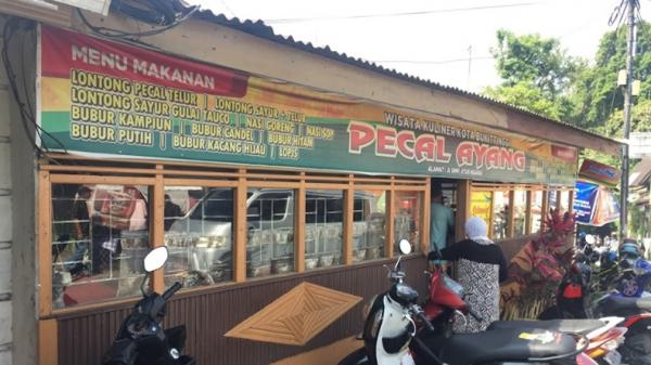 Tempat Makan di Bukittinggi Sumatera Barat Tempat Makan di Bukittinggi Sumatera Barat, Pecal Ayang (Dokumen Ulfah Hidayatullah)