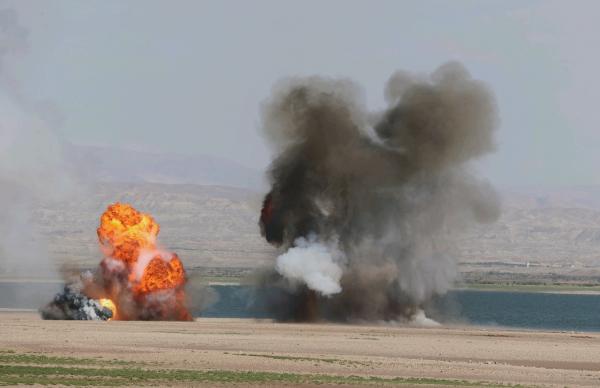 Latihan militer yang digelar Iran di dekat perbatasan dengan Azerbaijan, Jumat (1/10/2021). (Foto: Reuters)
