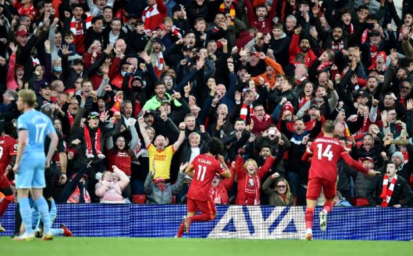 Salah dipuji Lebron James Bintang NBA, LeBron James kehabisan kata-kata melihat gol Mohamed Salah ke gawang Manchester City di Liga Inggris. LeBron memuji setinggi langit Moh Salah. (foto: REUTERS).