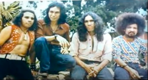 05 Grup Band Tertua Di Indonesia AKA Grup band tertua di Indonesia