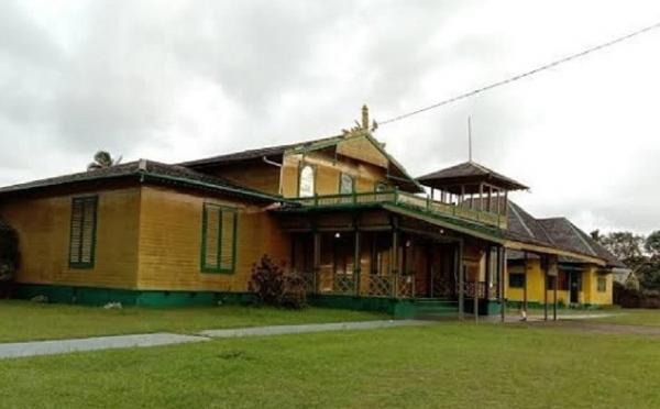 Keraton Kerajaan Matan Ketapang Keraton Kerajaan Matan Ketapang (Foto: Instagram @indonesia_wonderful76)