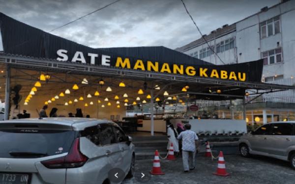 Tempat Makan di Padang Sate Minang Kabau Tempat Makan di Padang Sate Minang Kabau (Foto: Dok Pribadi Debora Panca)
