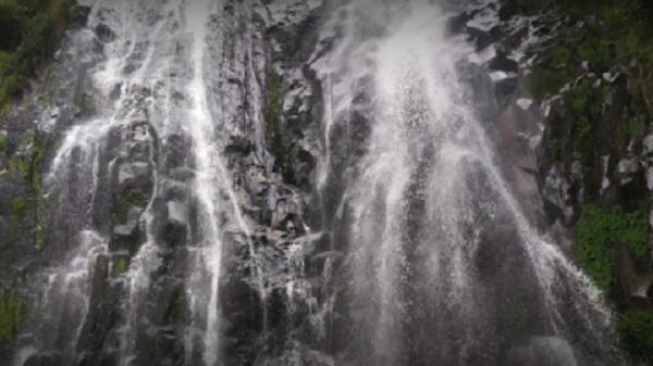 Air terjun Efrata Air Terjun Efrata menjadi lokasi tempat hunting foto favorit di Sumatera Utara. (Foto: Google/Maps)